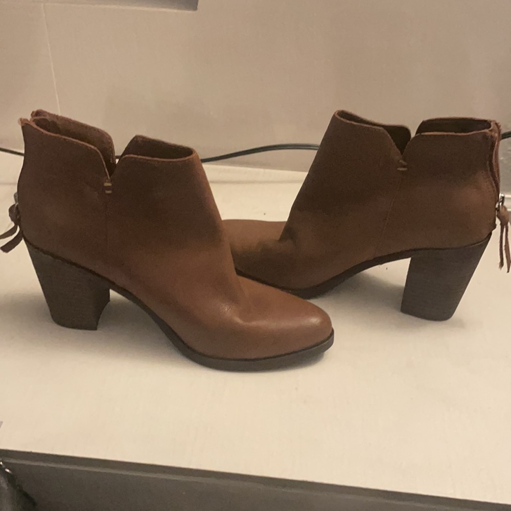 New Nordstrom BP brown ankle booties size 9.